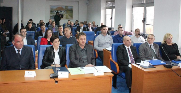 Vijećnici u Živnicama odbili povećanje cijena za odvoz smeća