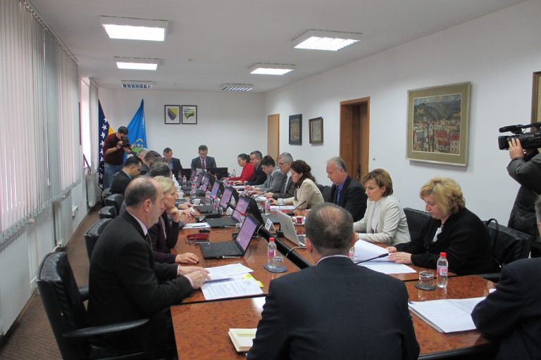 Vlada TK danas o materijalnom zbrinjavanju socijalno ugroženih osoba