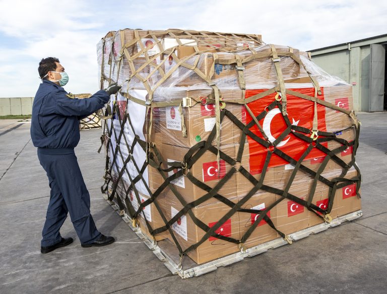 Turska zemljama Balkana poslala medicinsku pomoć u borbi protiv koronavirusa (FOTO)