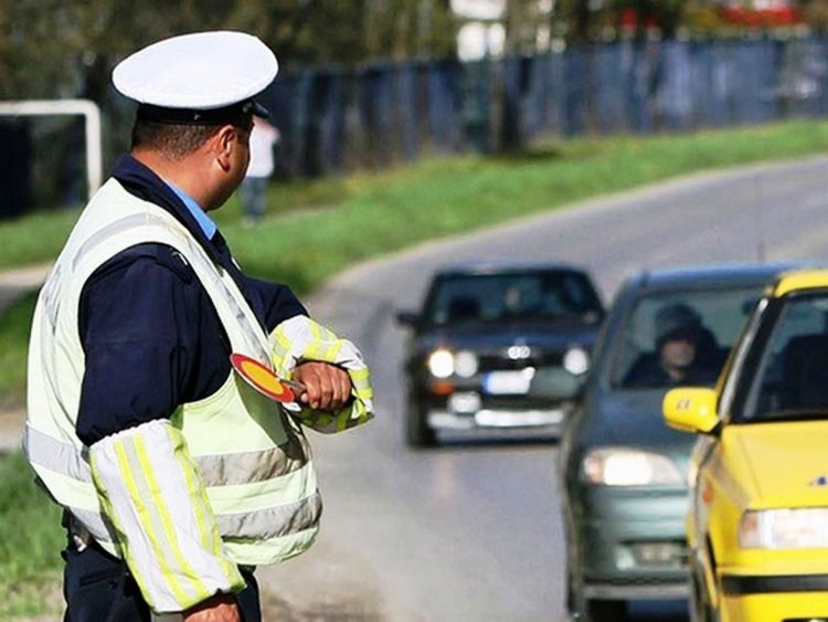 povodom praznika rada iz bihamk-a vozace upozoravaju na povecan promet vozila na vecini putnih pravaca u bih