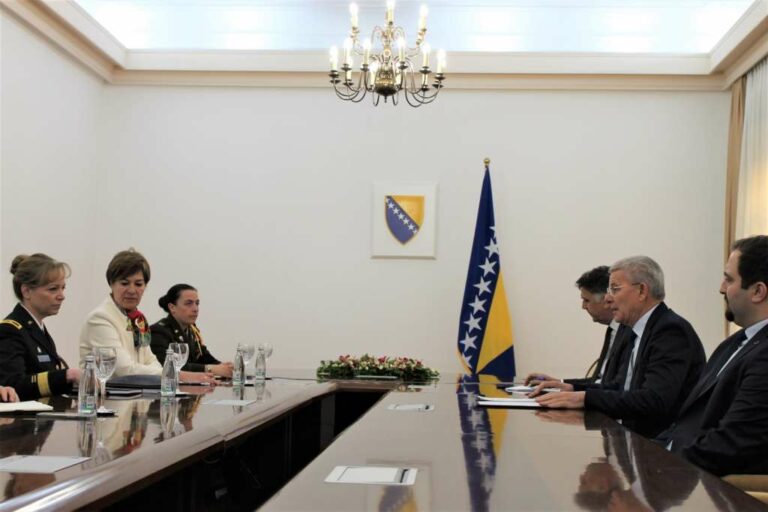 Džaferović i McGaha: BiH definira svoju sigurnosnu politiku s NATO-om