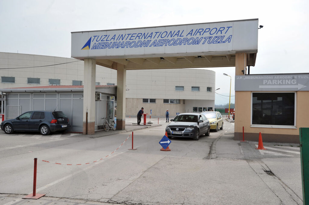 medjunarodni aerodrom tuzla dobio easa certifikat cime je utvrdjeno da aerodrom u potpunosti ispunjava najviše evropske standarde sigurnosti, infrastrukture i operativnih procedura