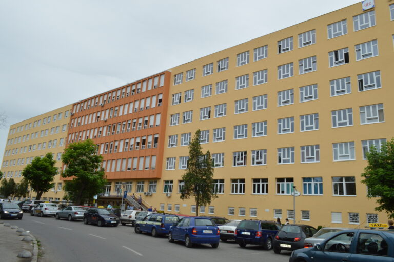 u univerzitetsko klinickom centru tuzla ponovo otvoren dnevni hospis za tesko oboljele pacijente koji je van funkcije bio od pandemije korona virusa