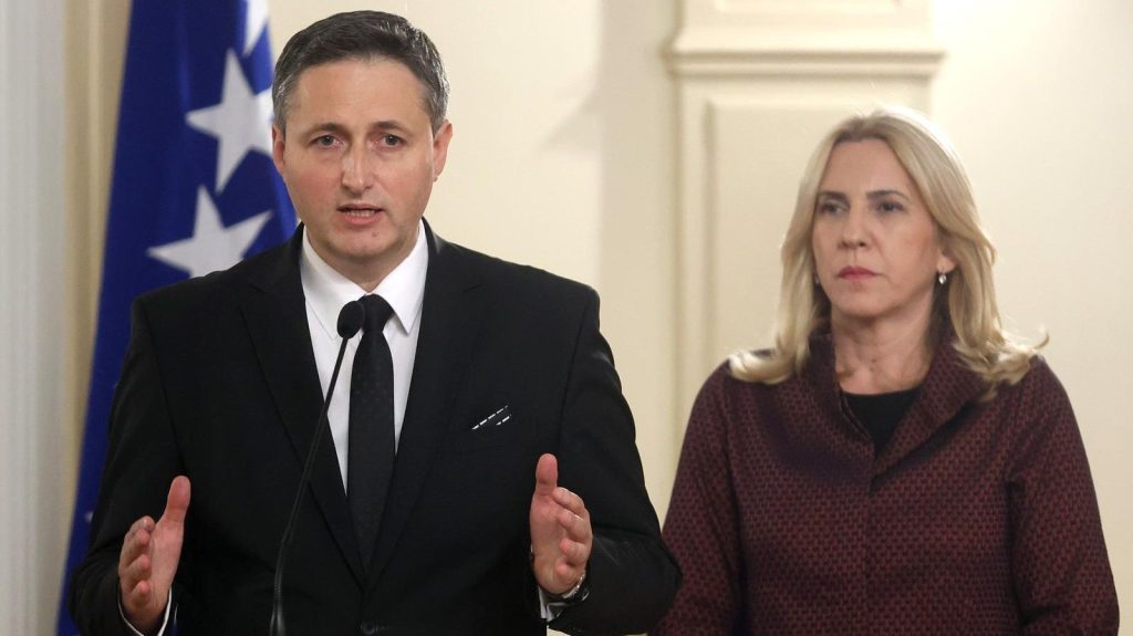 denis becirovic zeljka cvijanovic i borjana kristo iz bih ce prisustvovati sahrani pape franje