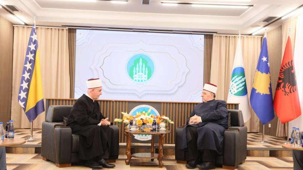 reisul-ulema iz bih husein-ef kavazovic u pristini se sastao sa glavnim muftijom iz kosova