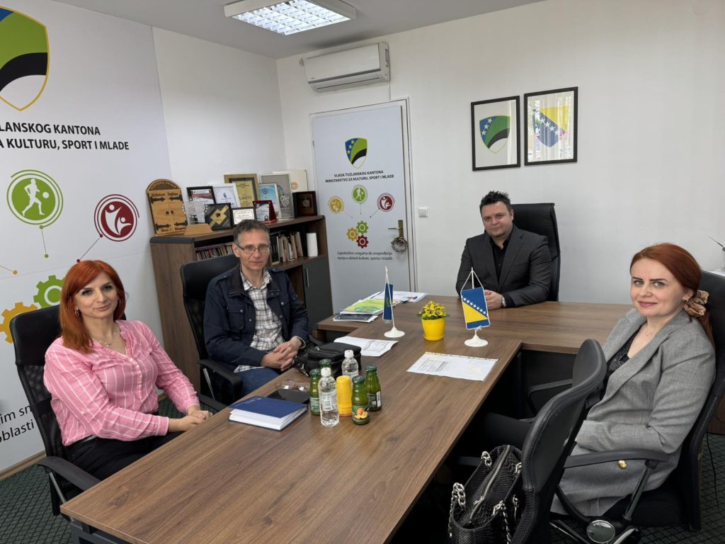 sastanak ministra za kulturu sport i mlade tk damira gazdica sa novoizabranim dekanom filozofskog fakulteta u tuzli seadom gazibegovicem i njegovim saradnicima