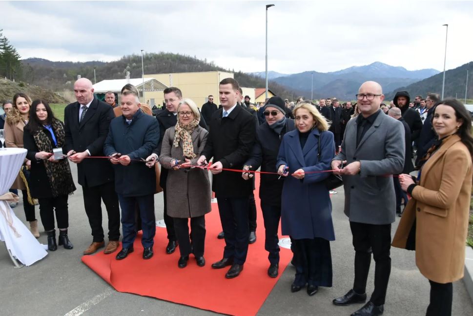 danas je na povrsinkom kopu visca otvorena deponija eko-sep koja ce sluziti za odlaganje otpada za grad zivinice te opcine banovici i kladanj