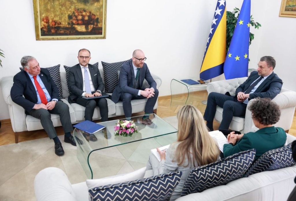 ministar vanjskih poslova bih elmedin konakovic sastao se sa clanovima komiteta za vanjske poslove evropskog parlamenta te ih upozorio na dodikove napad na ustavni poredak bih
