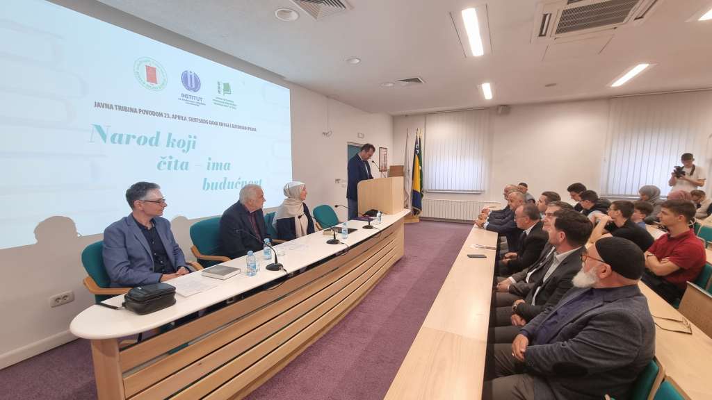 povodom svjetskog dana knjige u amfiteatru behram-begove medreseu tuzli odrzana je tribina narod koji cita ima buducnost