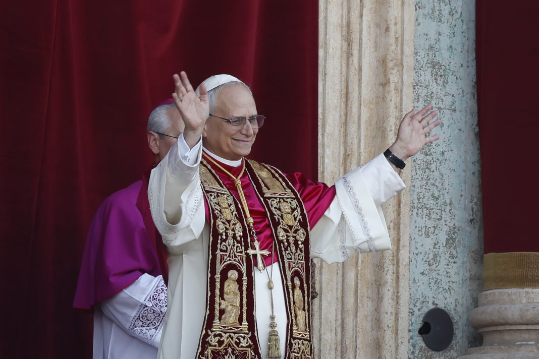 papa lav upozorio svjetske politicare na izazove zbog porasta umjetne inteligencije