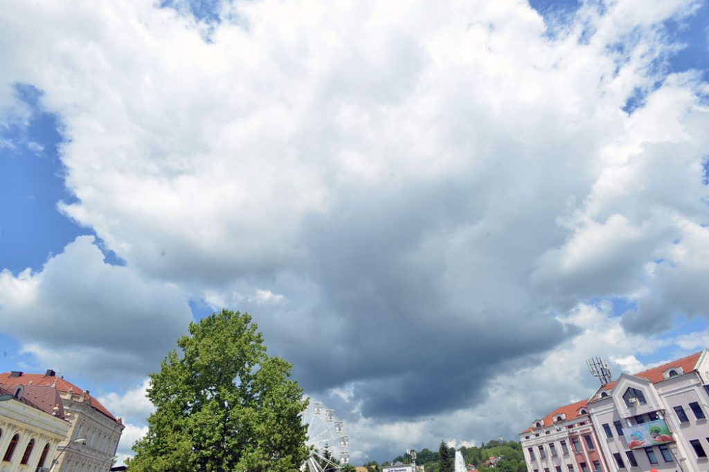 danas ce u bih preovladavati pretezno oblacno vrijeme u centralnim istocnim i sjeveroistocnim dijelovima zemlje u jutarnjium satima moguci pljuskovi i kisa