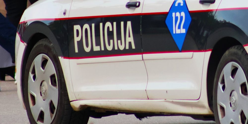 policija zdk ilustracija rtvtk u sudaru dva teretna vozila kod gracanice u jutarnjim satima jedna osoba je povrijedjena