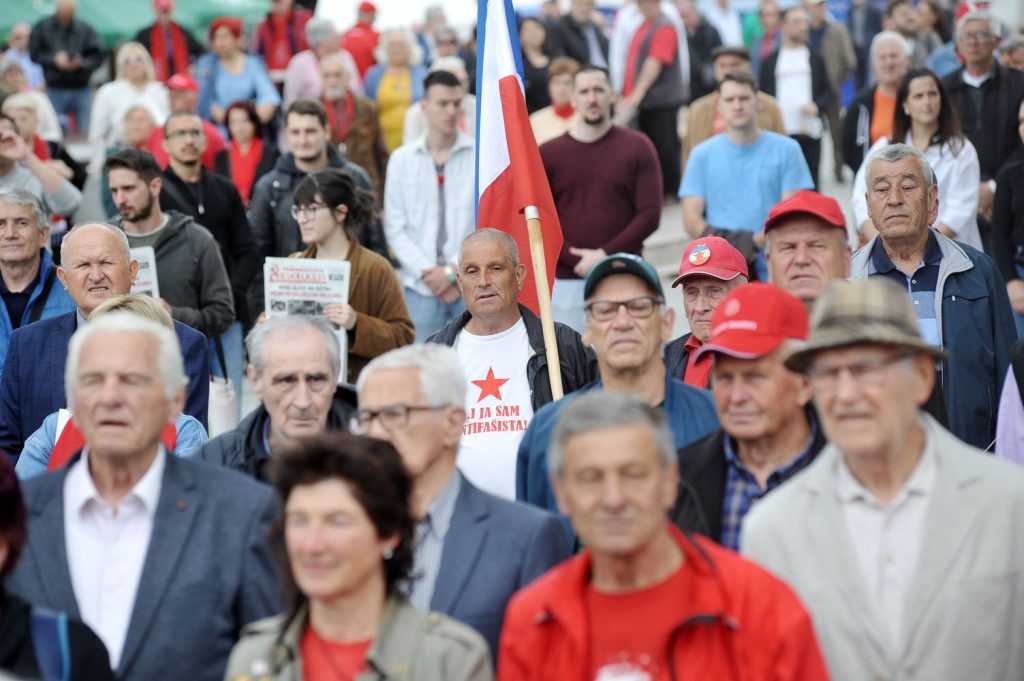 u tuzli se povodom dana pobjede nad fasizmom okupili antifasisti iz svih republika bivse jugoslavije