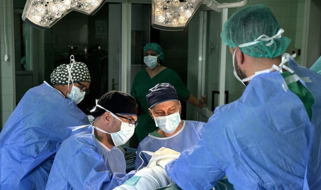 u ukc tuzla na klinici za ortopediju ponovo je dostupna operacija ugradnje totalne endoproteze kuka