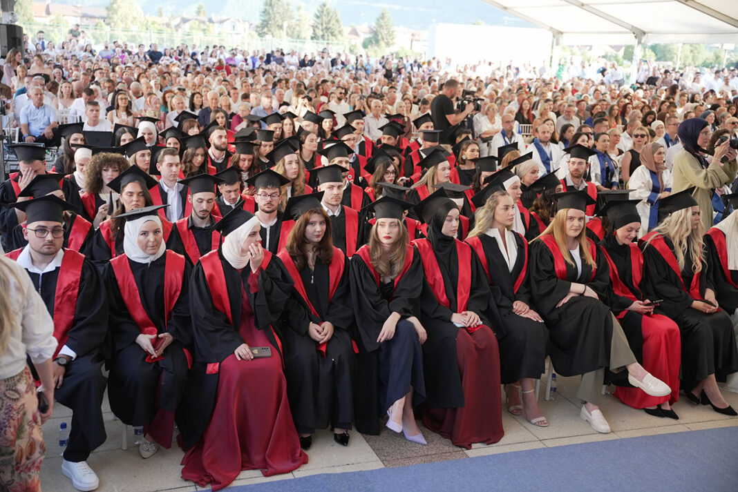 internacionalni univerzitet u sarajevu ispratio 227 diplomanata