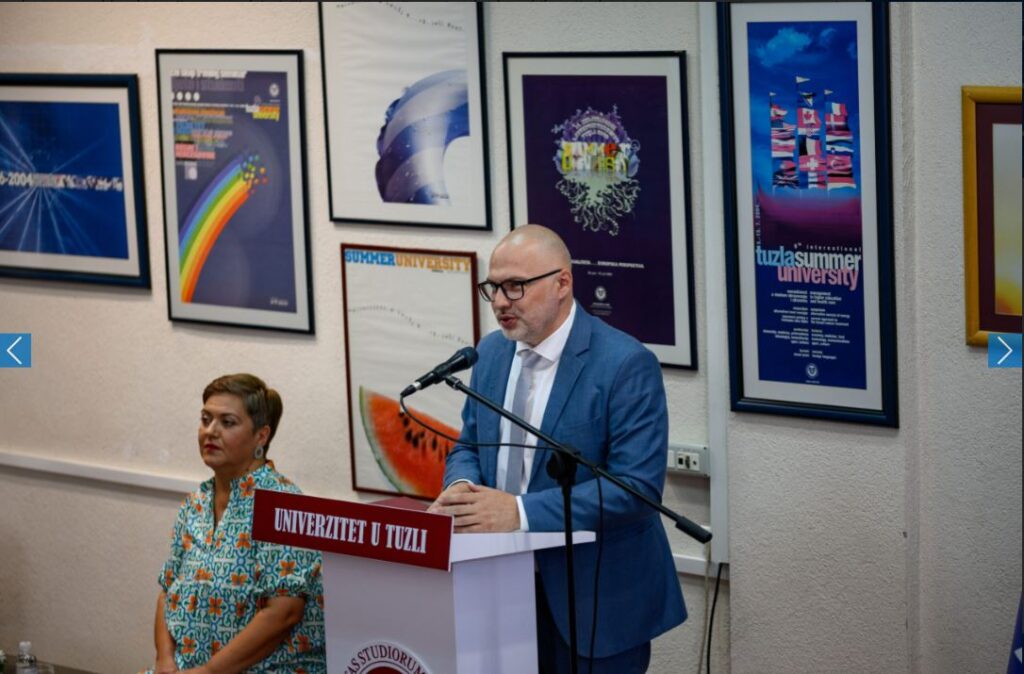 u tuzli je jucer svecano otvoren 30 jubilarni ljetni univerzitet