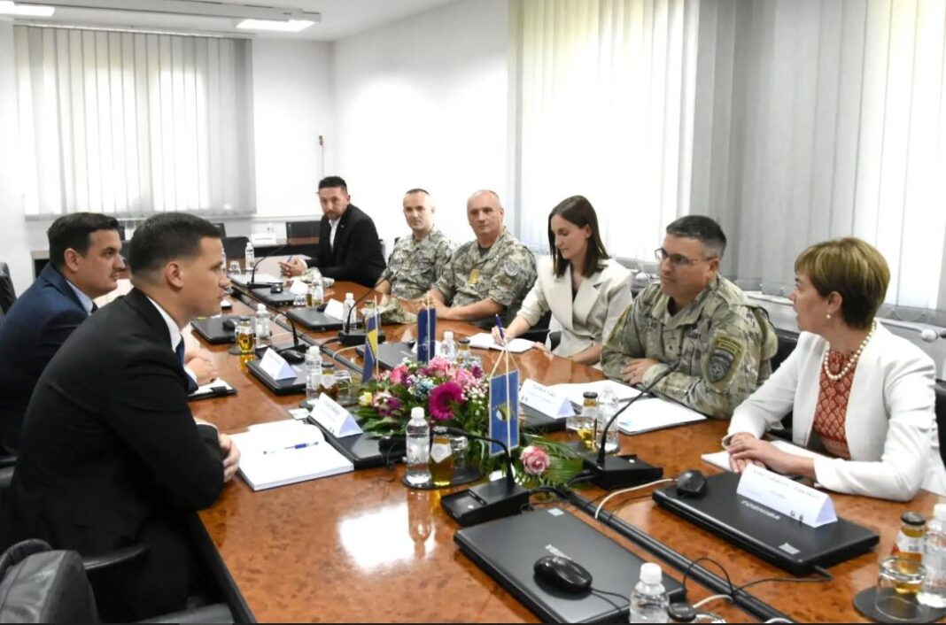 premijer tk irfan halilagic primio je danas u posjetu novoizabranog komadanta nato staba bih matthew a valas