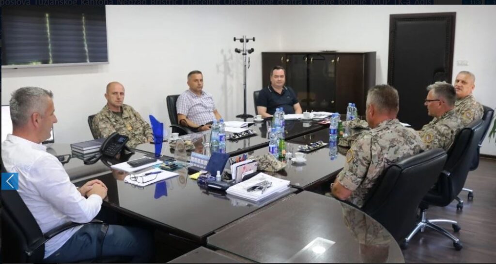 danas su ministar unutrasnijh poslova tk nedzad bistric i saradnici odrzali sastanak sa predstavnicima drugog pjesadijskog puka os bih vezano sa organizaciju i podrsku ucesnicima marsa mira nezuk - potocari