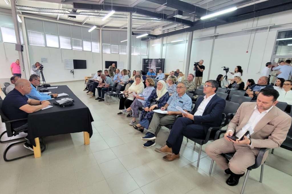 u mc potocari odrzan sastanak organizacionog odbora za obiljezavanje 30 godisnjice genocida u srebrenici