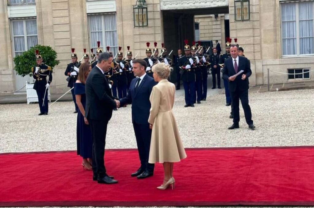 clan predsjednistva bih denis becirovic otvara spomenik zrtvama genocida u parizu