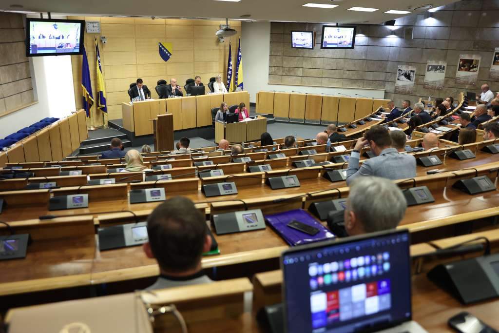 dom naroda parlamenta fbih sutra ce raspravljati o pravu porodilja na prisustvo pratnje tokom poroda