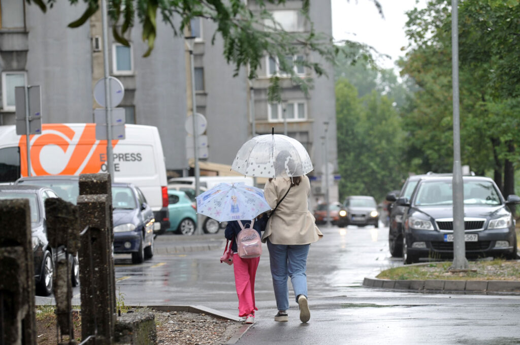 u bih danas oblacno vrijeme sa kisom osjetan pad temperature zraka