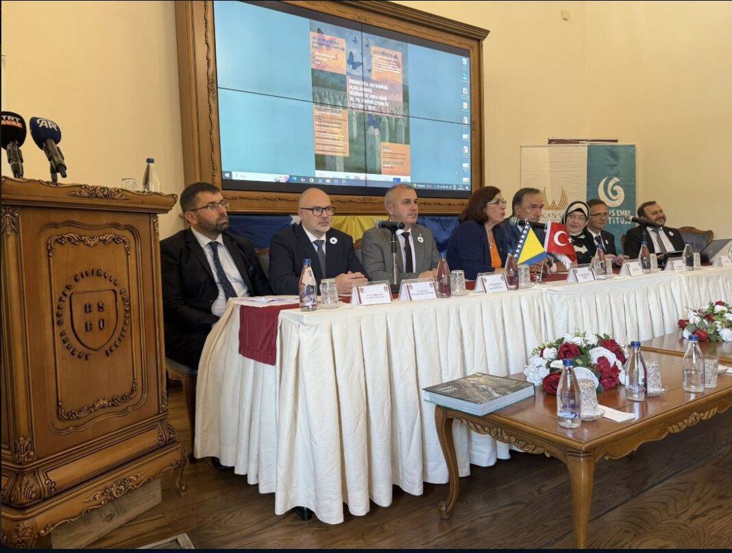 ministar obrazovanja i nauke u vladi tk ahmed omerovic ucestvovao je u panelu posvecenom 30-oj godisjici genocida nad bosnajcima u srebrenici koji je odrzan u turskoj