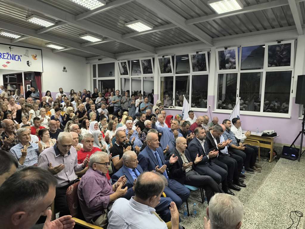 sinoc je prigodnim kulturno - vjerskim programom obiljezen dan sjecanja na sehide dreznice