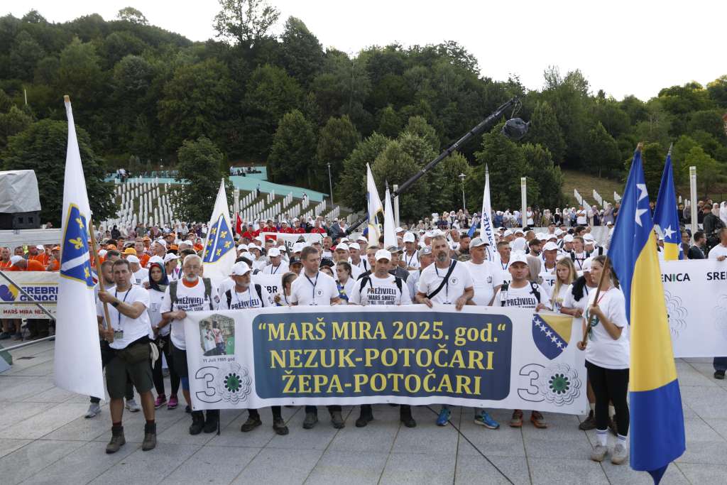 vise od osam hiljada ucesnika marsa mira nezik - potocari stigli su u potocare