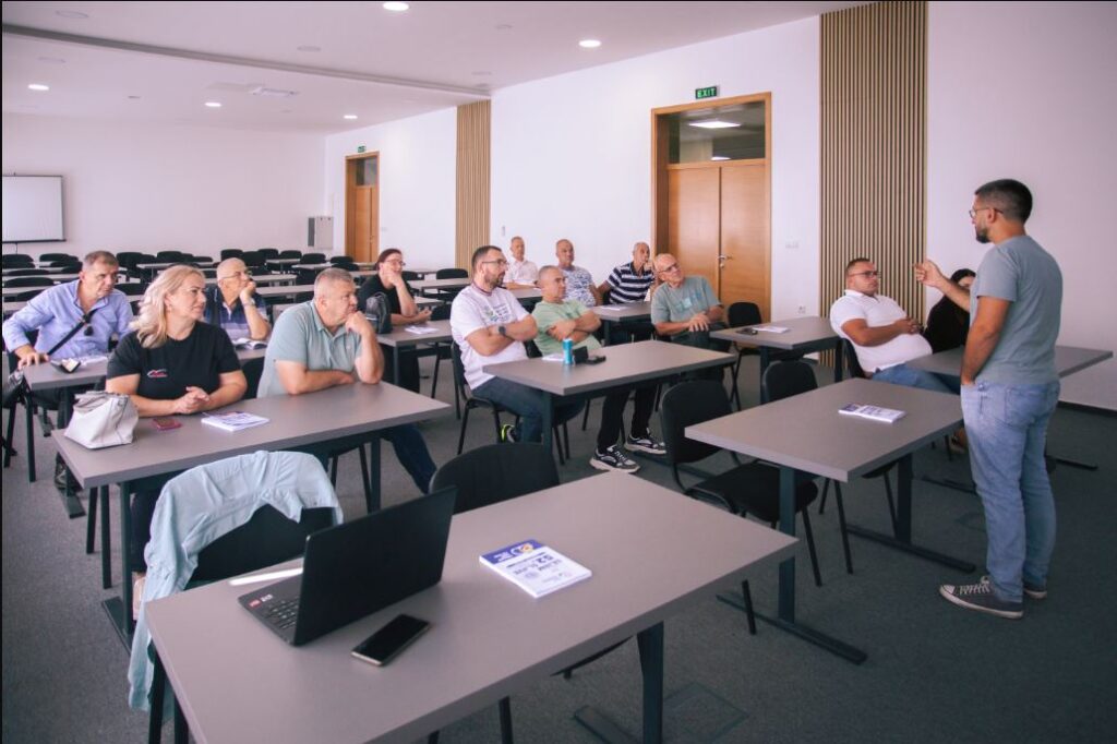 u sklopu sajma sljive u gradaccu profesori sa poljoprivredno.prehrambenog fakulteta univerziteta u sarajevu odrzali su predavanje o digitalizaciji u poljoprivredi