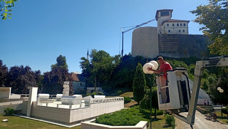 suta ce sajam u gradaccu ovoriti premijer tk irfan halilagic gradonacelnik gradacca hajrudin mehanovic direktorica firme mi 99 indira omeragic i ministar poljoprivrede vodoprivrede i sumarstva fbih kemal hrnjic