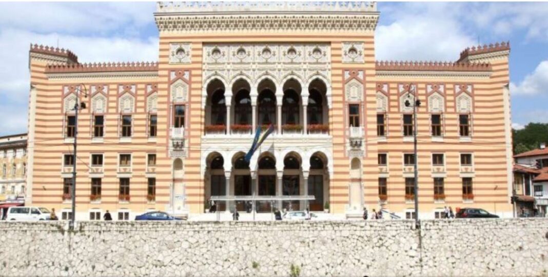 na danasnji dan 1992 godine sa polozaja vojske rs granatama je pogodjena i zapaljena sarajevska vijecnica jedan od najvecih kulturnih spoomenika bih