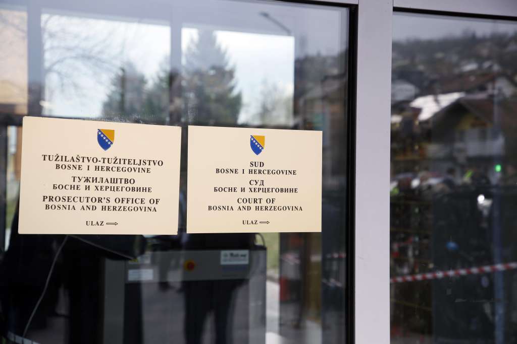 iz suda bih obavijestili su javnost da je vise od 70 zatvorskih kazni zamjenjeno za novcane kazne