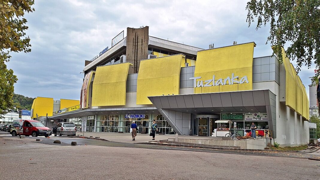 Shopping_mall_Tuzlanka
