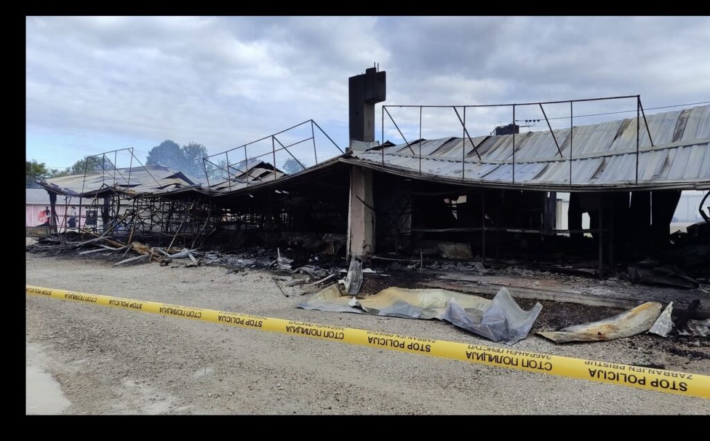 img_0202-1024x637 (1) Pijaca Arizona jutros – sumorni prizori nakon velikog požara (Foto: Info